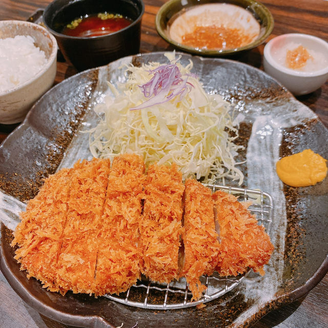 《熊本day1》：從勝烈亭豬排到黑蒜拉麵，純正日式美味探索