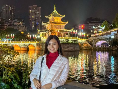 Moonlit Stroll to Jiaxiu Tower: A Night by the Nanming River