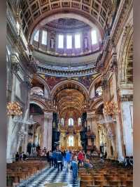 The St. Paul's Cathedral, a must-visit place in London!