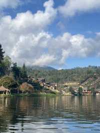 บ้านรักไทย | จ.แม่ฮ่องสอน 🏘️⛰️🏮🛶