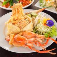 Nana Cafe & Restaurant