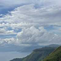 토바 호수 (lake Toba)의 매력에 빠져보세요!