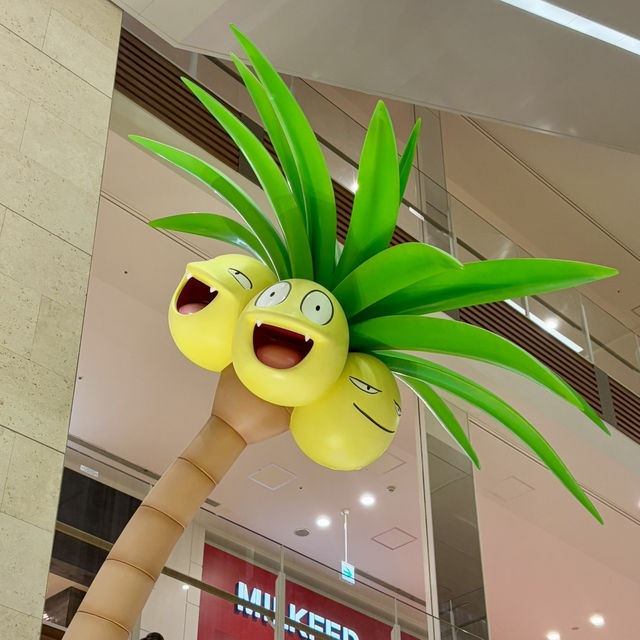 沖繩Pokemon Center-大型風速狗及椰樹蛋店外迎賓