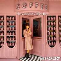 【バンコク】ピンクで可愛い The Cassette Coffee Bar