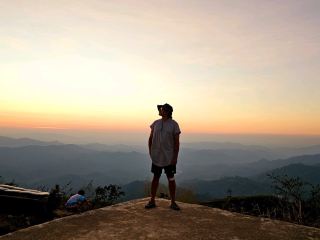 Take a trip to see the sunset at Noen Chang Suek.