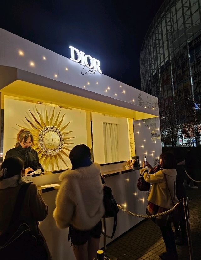 【期間限定dior cafe】