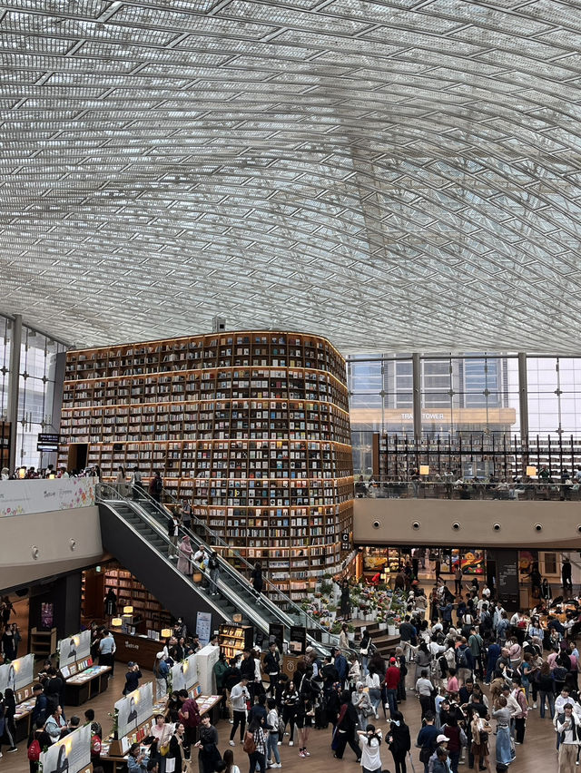 🇰🇷 Starfield Library, Seoul 📚