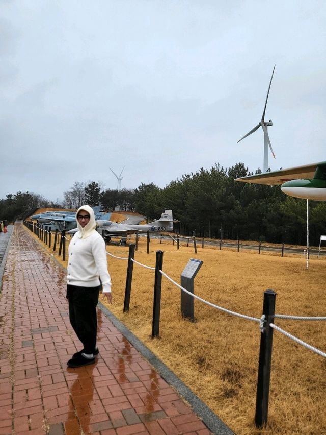 전투기와 풍력발전기를 볼수 있는 여행지