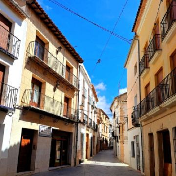 A pedestrian street that brings together the landmark buildings of the old city