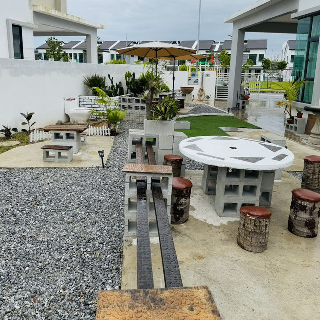 Where Minimalist Meets Cozy – My Family Day at La Vida Café