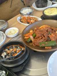 든든하고 정겨운 분위기에 시골우렁쌈밥 🥄 야외 데이트 장소로 어때요?