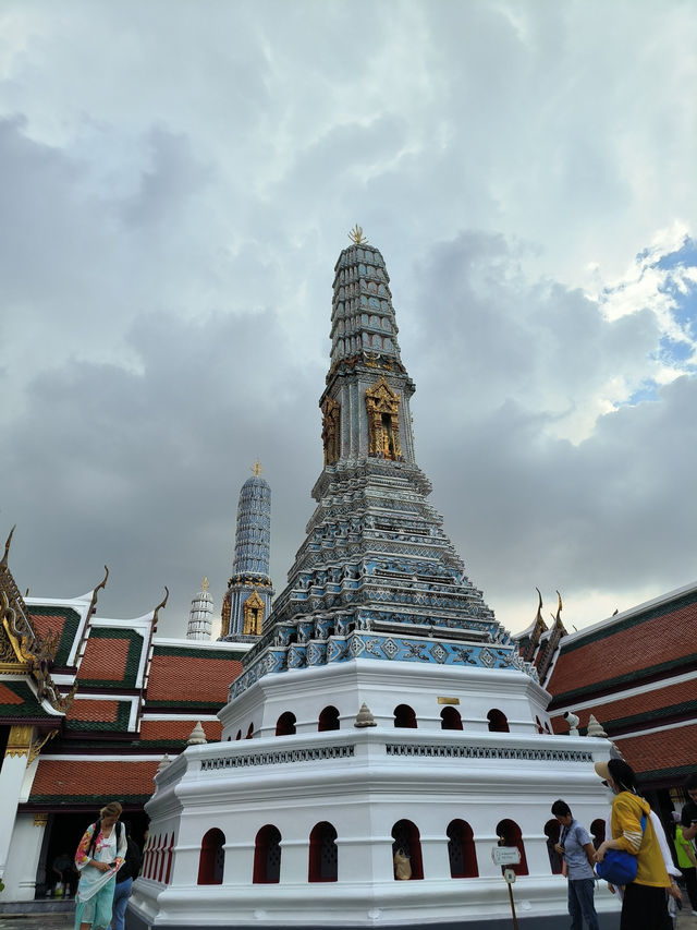 Exploring the Grand Palace: A Must-Visit in Bangkok 🏰