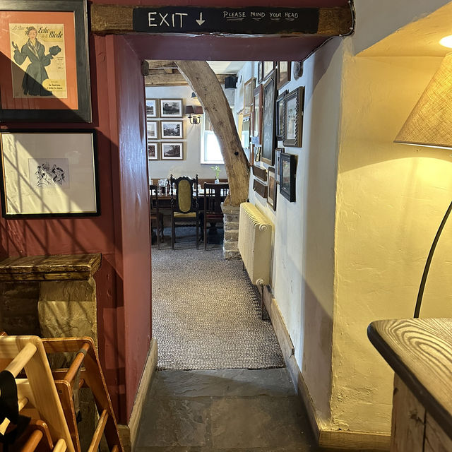 Way to get to the Castle Pub