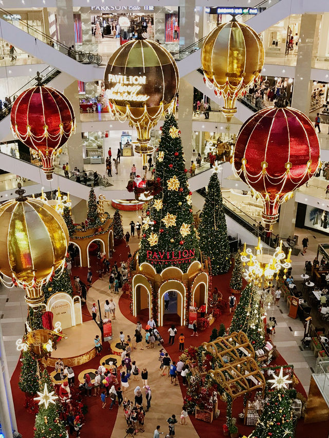 A Festive Flight with Santa’s Sleigh at Pavilion KL Christmas