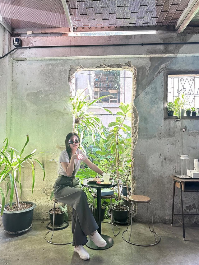 จิบกาแฟร้านชิคๆ Piccolo Vicolo Café 🥤