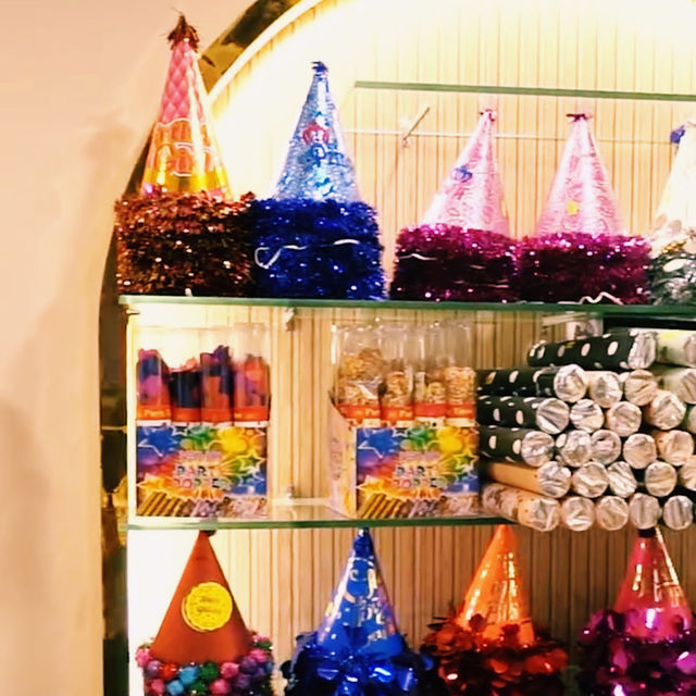 伝統的なインド菓子が楽しめる人気店🍡