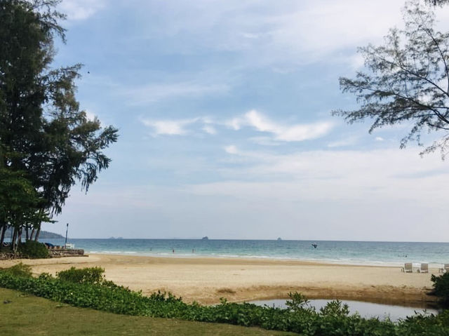 Dusit Thani Krabi Beach Resort ที่พักหรู ติดทะเล