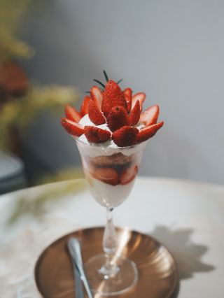 內壢隱藏版甜點 草莓控集合 季節限定芭菲杯來啦