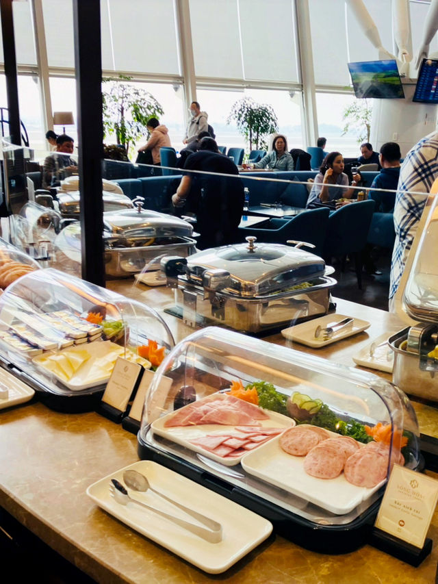 越南🇻🇳河內機場貴賓室  食物豐盛美味選擇多樣