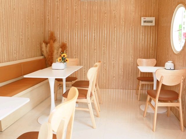 TamSook Cafe' & Bistro