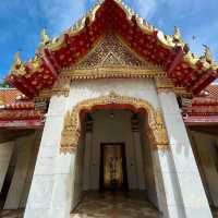 Wat Benchamabophit: The Marble Temple's Timeless Beauty