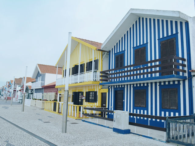 【ポルトガル】カラフルなストライプの街、コスタ・ノヴァ🎨🏖️