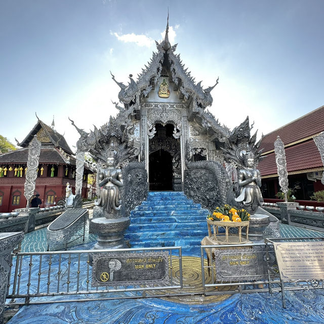 พาชมความงดงาม โบสถ์เงินหลังแรกของโลก