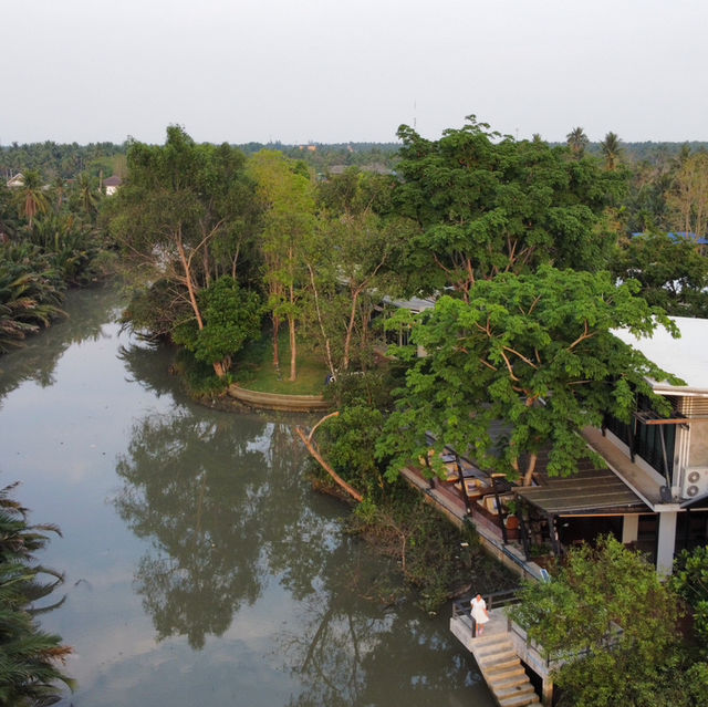 ลำพวา ร้านอาหารลับๆ ที่ซ้อนตัวในรีสอร์ท