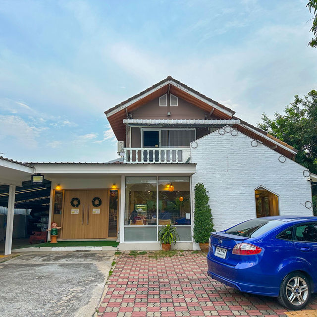 คาเฟ่☕️กึ่งร้านอาหาร ในบ้าน จังหวัดนครปฐม