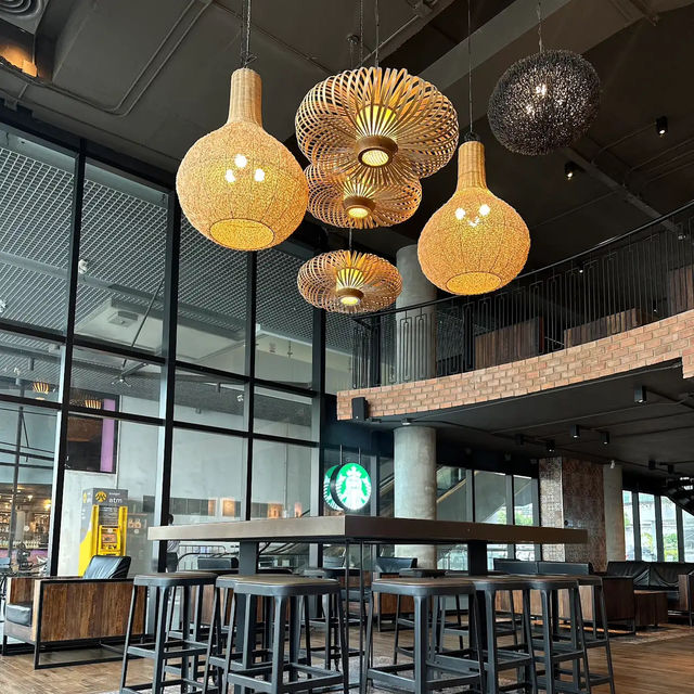 คาเฟ่วิวสวยติดทะเล 🌤️