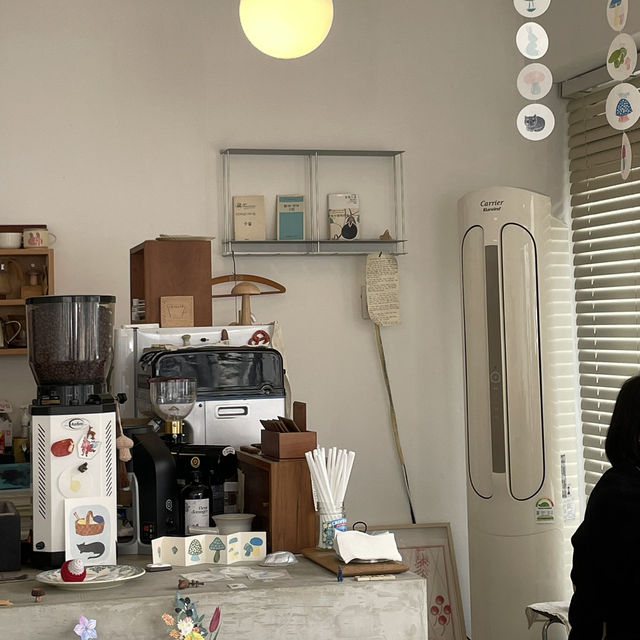 경기도 수원 / 수원여행 /아기자기하고 귀여운 디저트 카페를 찾고 있다면 카페 ARE COFFEE