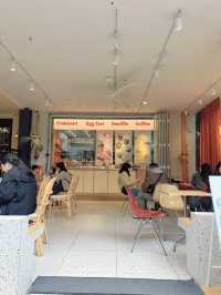 ร้านไอศกรีม ครัวซองค์ อร่อยๆ ที่เฉิงตู