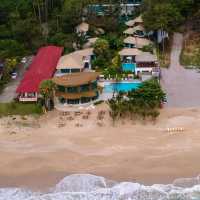 ที่พัก และคาเฟ่ ริมทะเลขนอม
