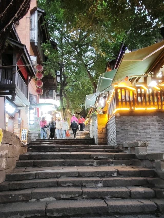 網紅打卡景點-重慶十八梯傳統風貌區