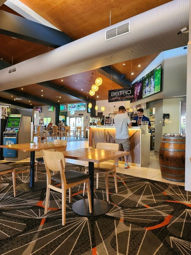🇦🇺 Great Value Lunch Venue at Zillmere Sports, Brisbane, Australia