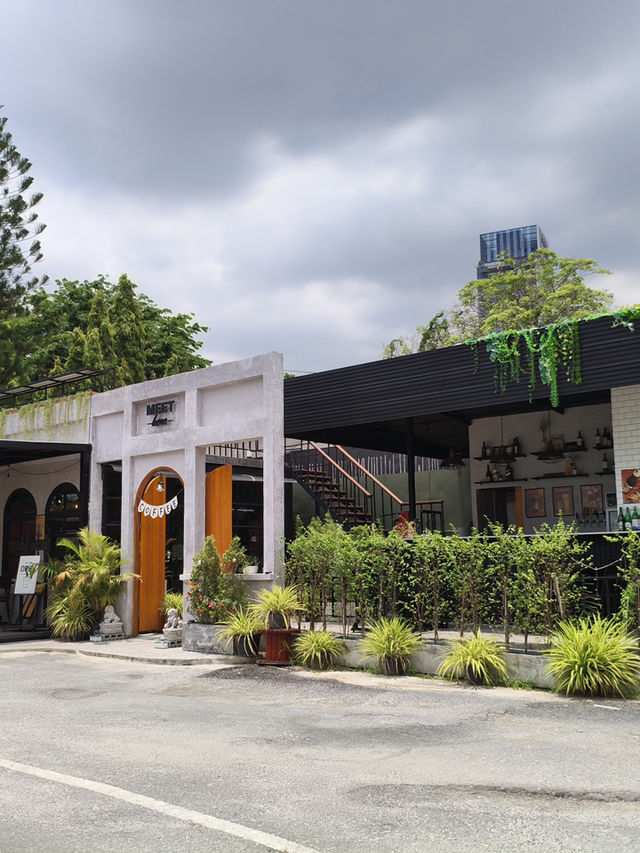 曼谷|網美咖啡廳 咖啡控的天堂 空間超大戶外空間很美 NANA Coffee Roasters Ari｜冠軍豆＋綠意座位