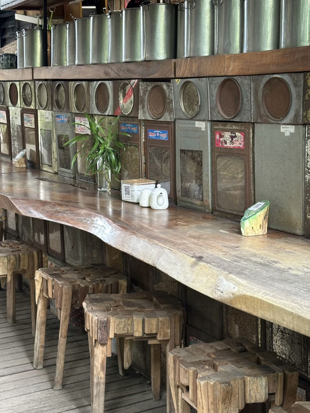 Rustic Charm Meets Coffee Culture: Exploring Red Mountain Sun Yin Loong in Ipoh