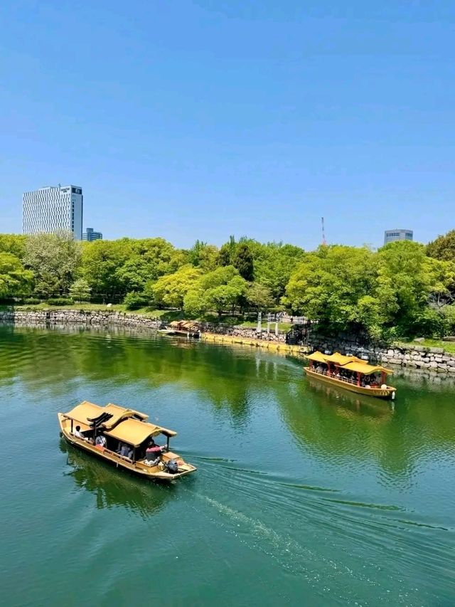 Osaka Castle Park – A Fusion of History, Beauty, and Serenity
