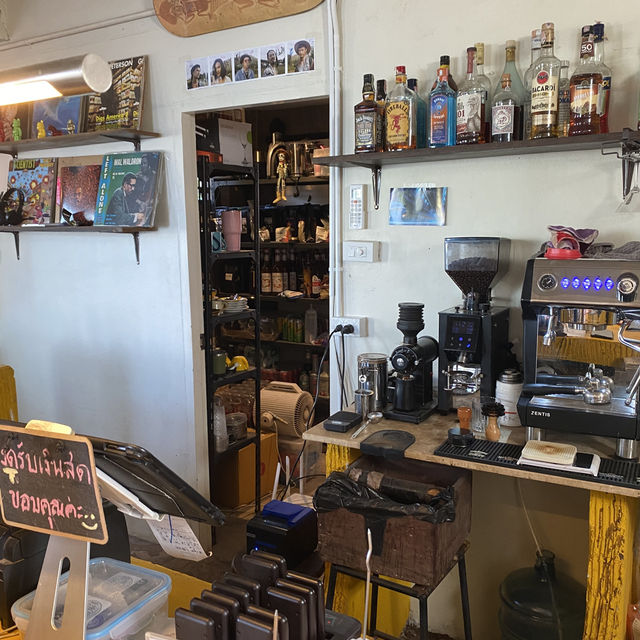 Little Town คาเฟ่ ศรีราชา – มุมพักผ่อนสไตล์อบอุ่น