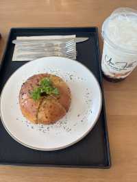 คาเฟ่ Une Fille Café And Space