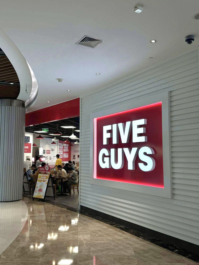 Five Guys ร้านแฮมเบอร์เกอร์ในเซี่ยงไฮ้