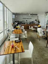 จิบกาแฟชมวัด ปรางค์วิวคาเฟ่ อยุธยา ชิลได้ทั้งวัน