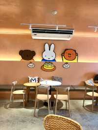 Brighten your Cha-am journey with a swee