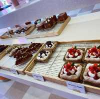 【高陽市】ピンクだらけのアートなカフェ💖