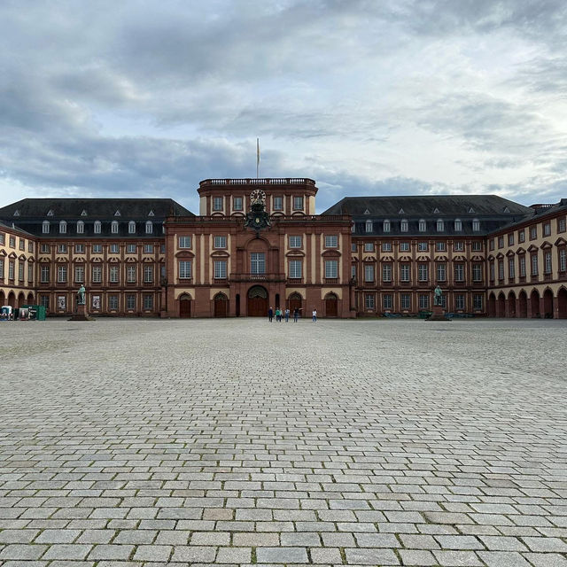🚶‍♂️ “Gridlines and Graffiti: A City Walk Through Mannheim”