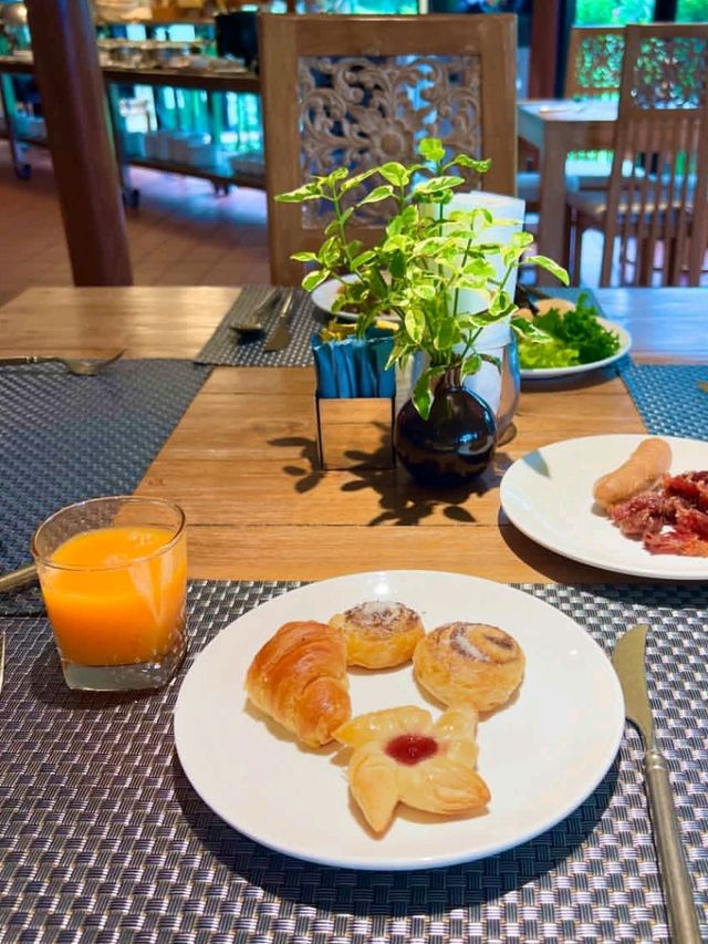 🌴 Divalux Resort & Spa Bangkok – Airport Convenience with a Resort Feel ✈️🏨🌅