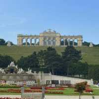 Schönbrunn Palace: Sisi's Grand Home of Love & Freedom! 🏰💖