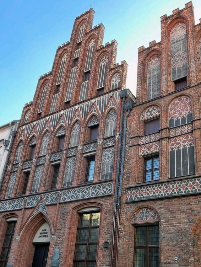 Europe 🌍 Torun Vibes – Medieval Streets & Gingerbread Dreams! ✨🍪