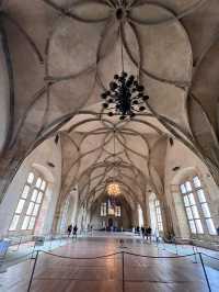 🏰プラハ・プラハ城｜千年の歴史が息づくヨーロッパ最大級の古城