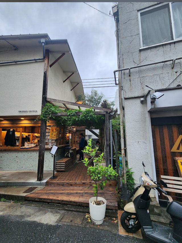 Onibus Coffee Japan, Minimalist Charm Meets Specialty Roasting